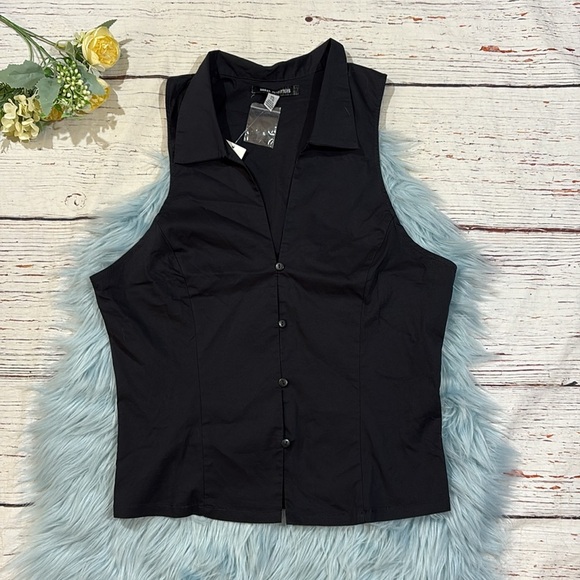 NWT Urban Outfitters Party Girl Cotton-Blend Button Down Sleeveless Shirt - Picture 2 of 9